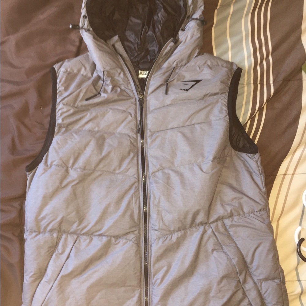 Gymshark fitted sector puffer gilet grey large